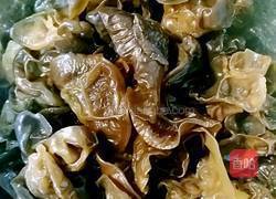 木耳鸡蛋炒黄瓜片的做法图解1