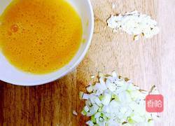 木耳鸡蛋炒黄瓜片的做法图解2