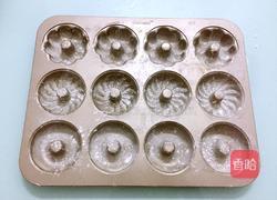 蛋糕甜甜圈的做法图解3
