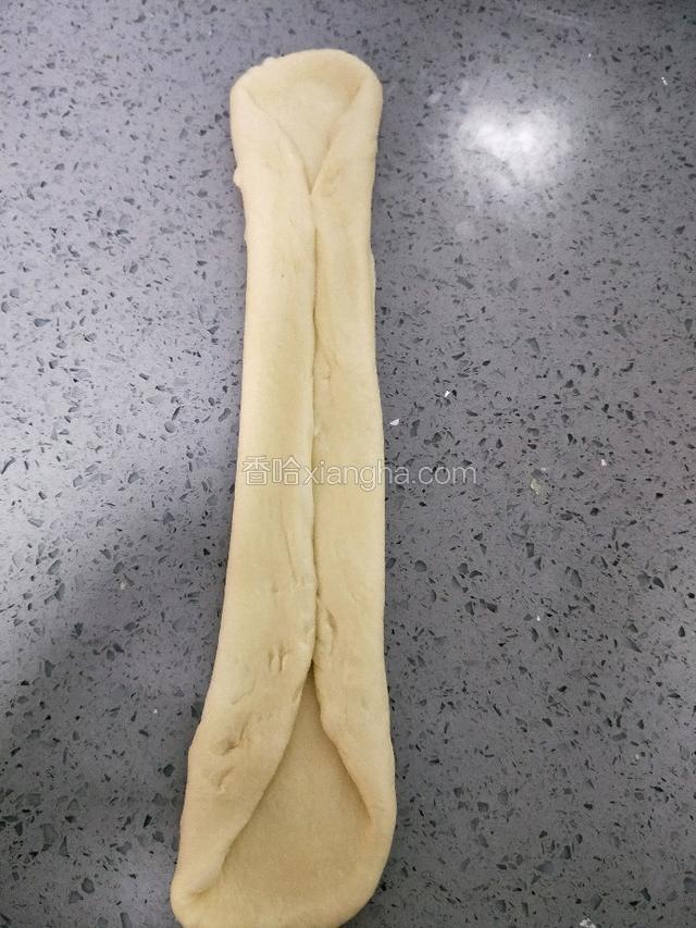 两个长边向中间对折