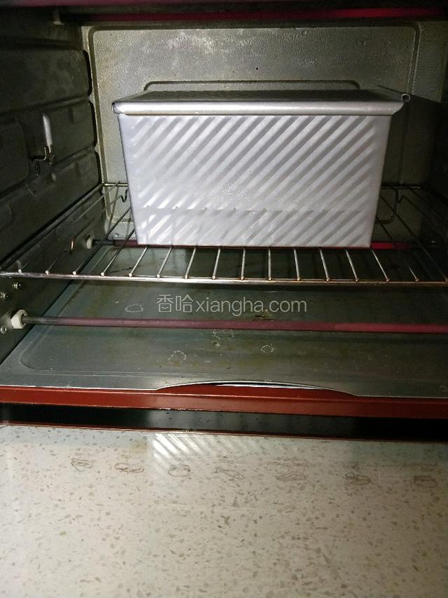 烤箱150度预热，放入烤箱中下层，烤40分钟