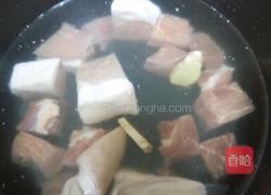 酸菜炖肉的做法图解3