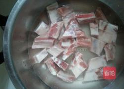 土豆豆角炖排骨的做法图解1