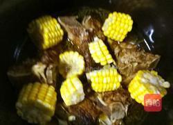 排骨炖玉米的做法图解8