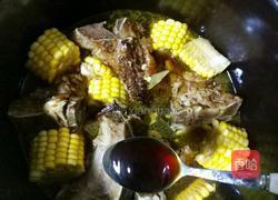 排骨炖玉米的做法图解9