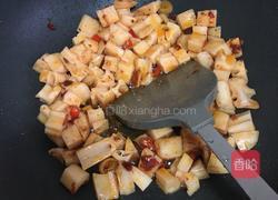 酸辣鸡肉藕丁的做法图解3