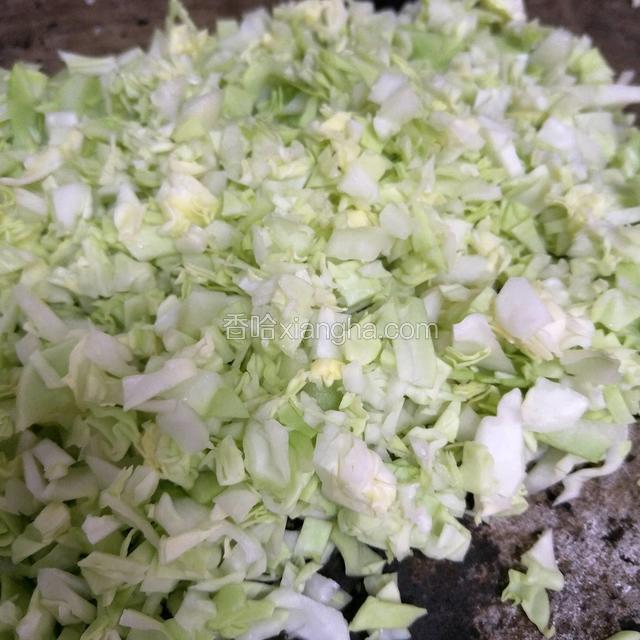 卷心菜切细粒