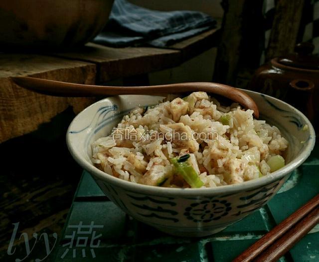 一碗香喷喷的独家芋头炒饭就此与大家分享了