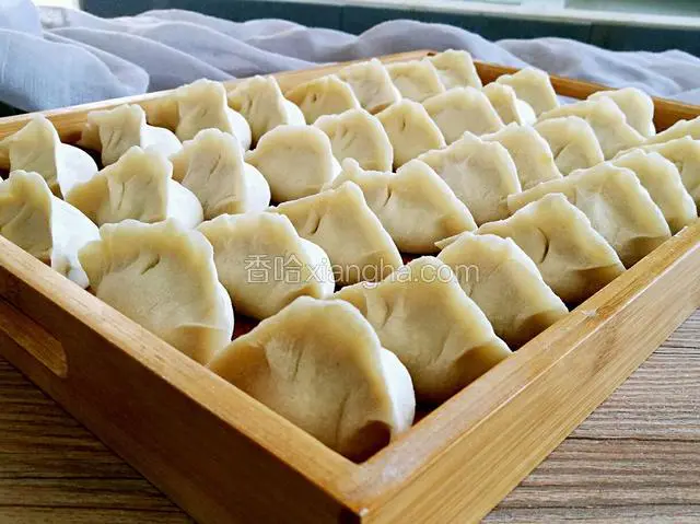 依次包好所有饺子
