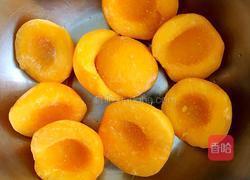 冰糖黄桃罐头的做法图解2