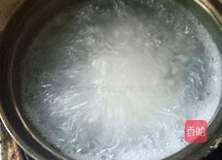 莴笋碎肉粥的做法图解3