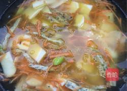 鱼饼虾米汤年糕的做法图解6