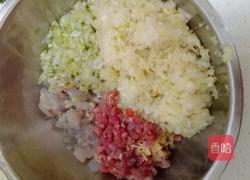 白菜猪肉虾仁饺和白菜猪肉海参饺的做法图解3