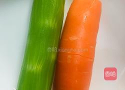 胡萝卜丝炒莴笋丝的做法图解1