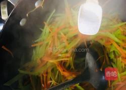 胡萝卜丝炒莴笋丝的做法图解8