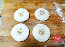 Illustration of how to make dough sugar cakes 10