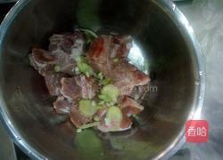 香炸排骨的做法图解1