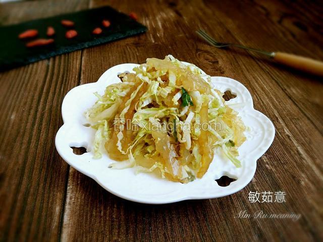 敏茹意作品


凉拌蛰头：成品图