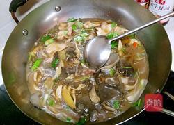 鲁菜大师蒋家菜五花肉炖蘑菇粉条的做法图解3