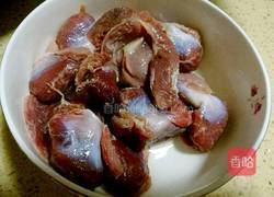 青笋炒鸡胗的做法图解2