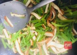 芹菜炒香干的做法图解16