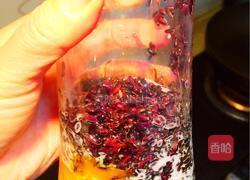 黑米蒸蛋糕的做法图解1