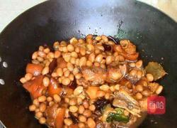 花生炖猪蹄的做法图解6