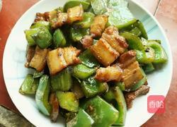 五花肉炒青椒的做法图解7
