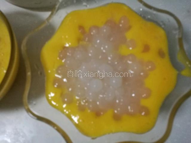 加入熟西米,提前拌蜜或这步加蜜都行。