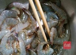 蒜蓉蒸大虾的做法图解1