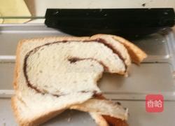 在烤箱里烤的烤红豆牛奶面包片1的做法图解5