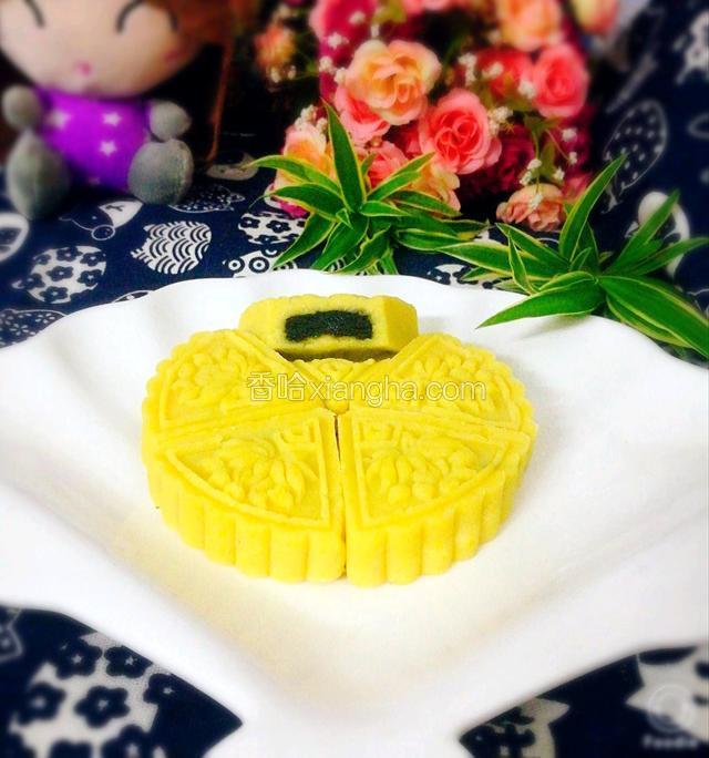 黑芝麻馅绿豆糕