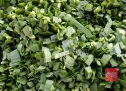 韭菜肉饺子的做法图解1