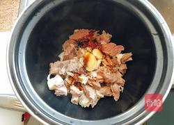 土豆牛腩的做法图解2