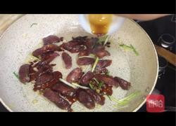 腊肠爆笋片的做法图解4