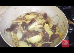 腊肠爆笋片的做法图解7