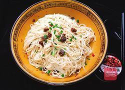 香菇酱拌面的做法图解4