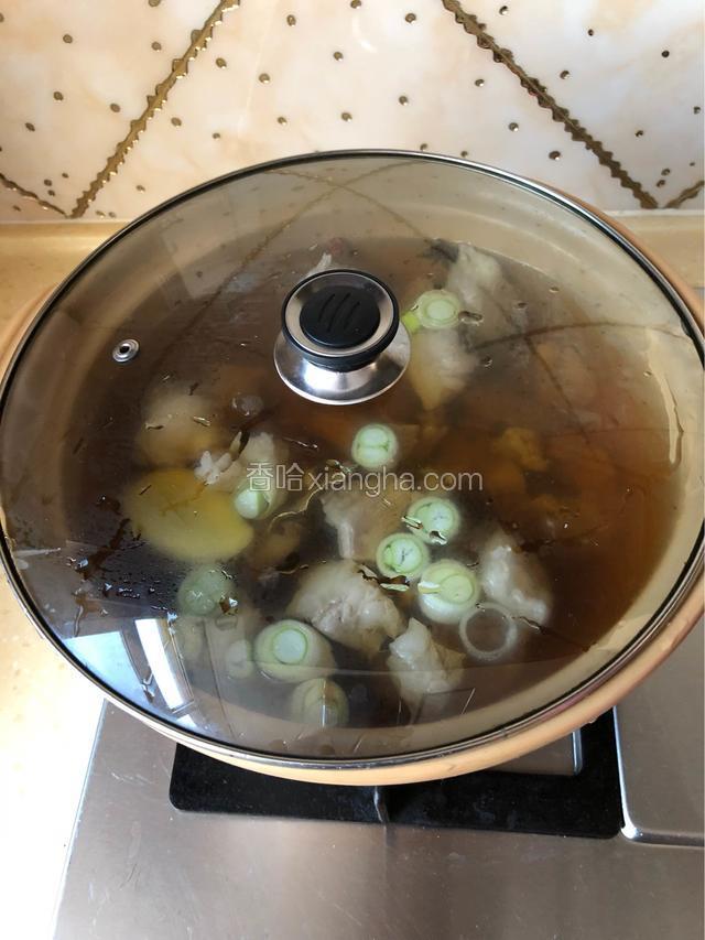 大火烧开，转小火慢炖50分钟。