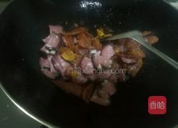 雪豆腐炒香肠的做法图解7
