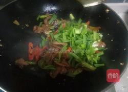 雪豆腐炒香肠的做法图解9