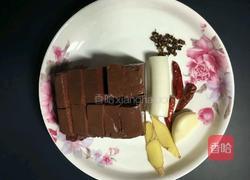 猪血炒木耳的做法图解2