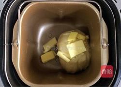 圣诞老人小餐包的做法图解2