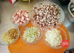 自制香菇肉末酱的做法图解1