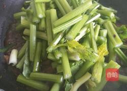 肉炒芹菜木耳的做法图解7