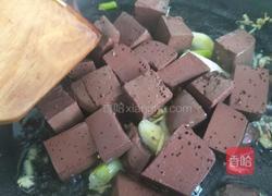 猪血蒜苗的做法图解5