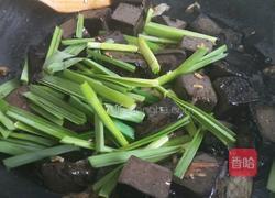 猪血蒜苗的做法图解6