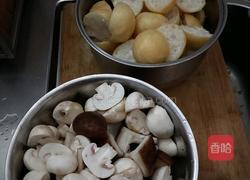 双菇面筋的做法图解1
