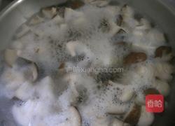 双菇面筋的做法图解2