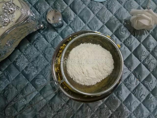 低筋面粉过筛