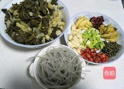 酸菜羊肉炖粉条的做法图解2
